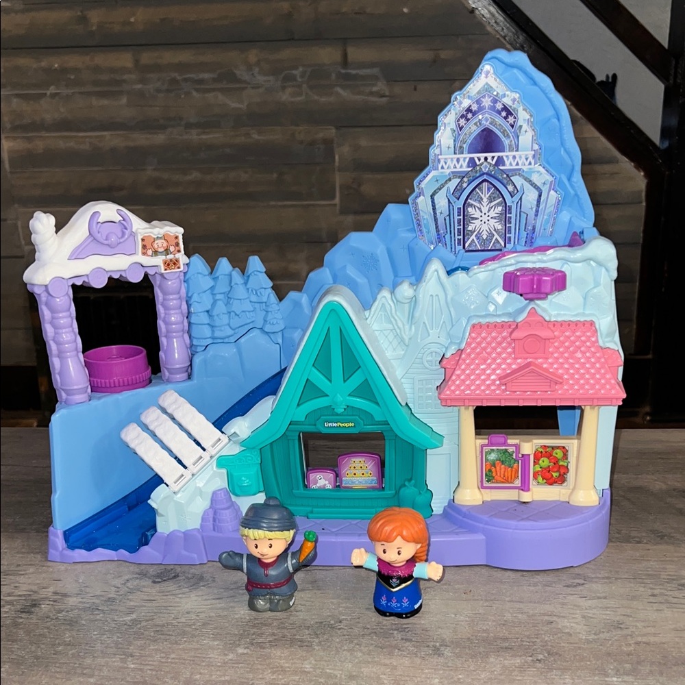 FISHER-PRICE LITTLE PEOPLE - DISNEY FROZEN ARENDELLE SLEDDING ADVENTURES